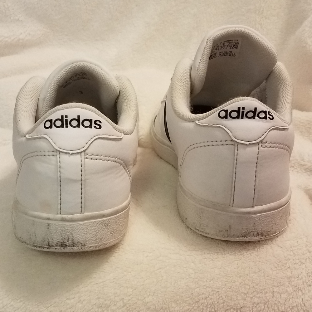 Adidas shoes - Picture 3 of 8